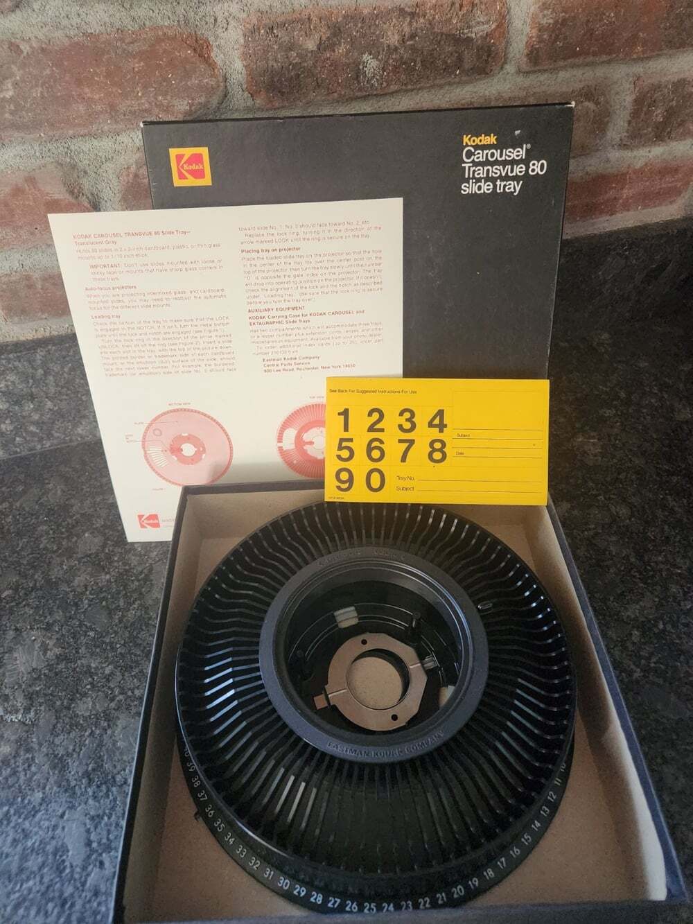 VINTAGE 1983 KODAK CAROUSEL TRANSVUE 80 SLIDE TRAY IN ORIGINAL BOX - PHOTOGRAPHY